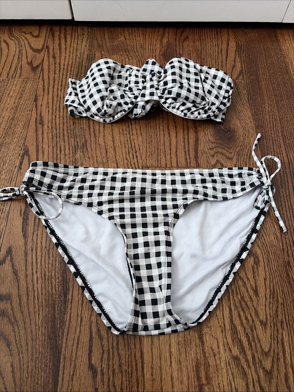 White House Black Market Women's Bikini Bottom Size Medium Top Size Small - Picture 2 of 5